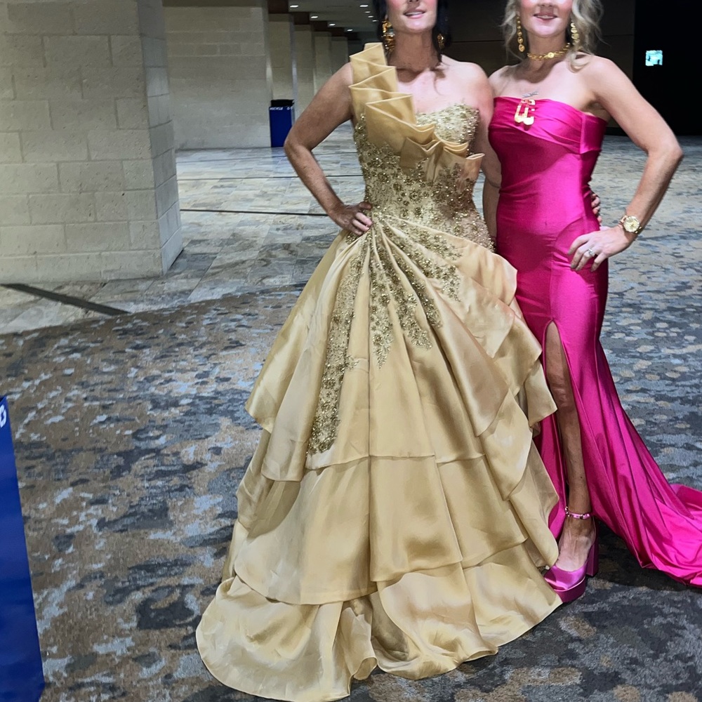 Maison Alexandrine couture gown size 2 runway pageant wedding dress beaded - Picture 6 of 10